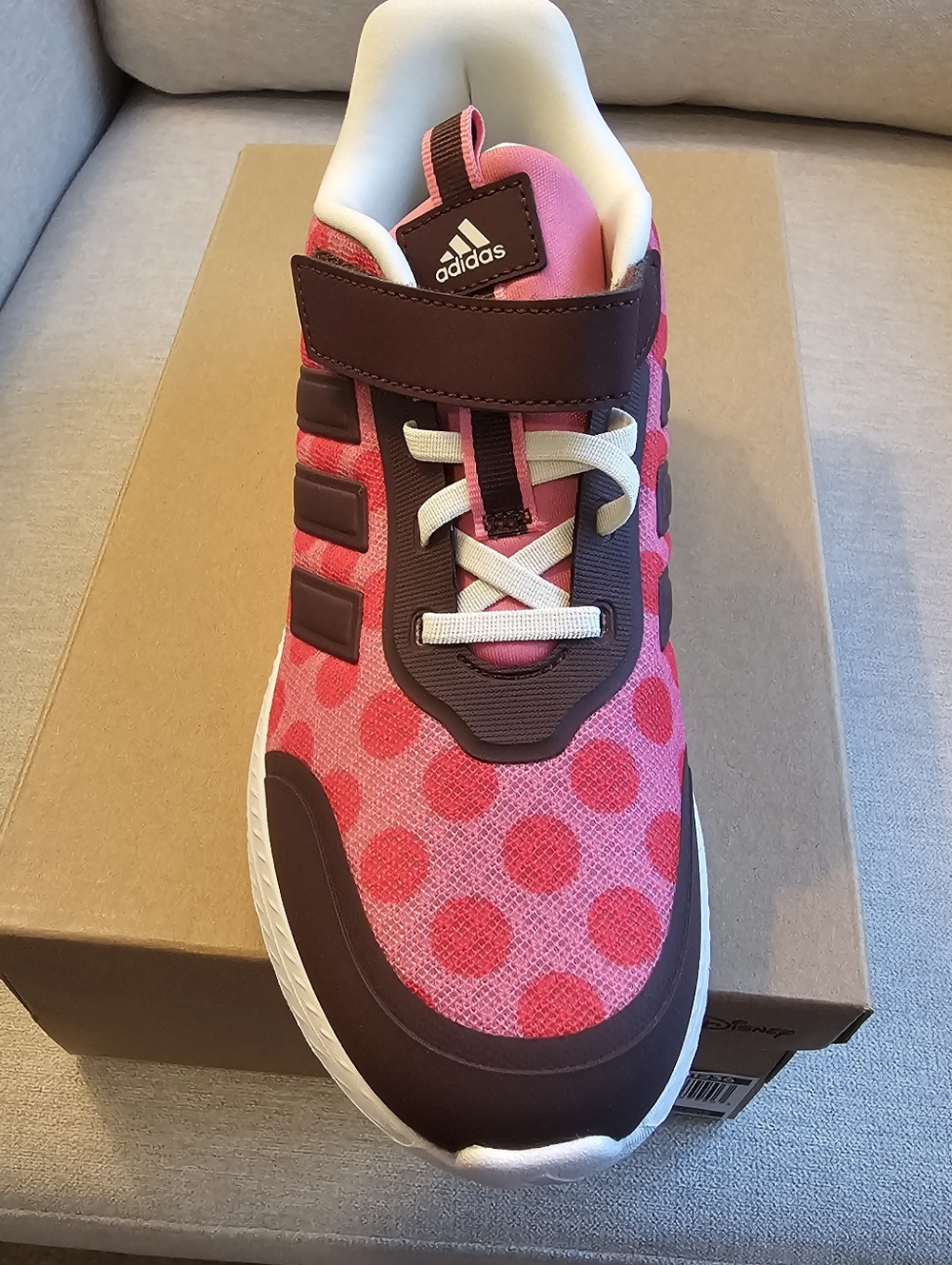 NWT Adidas Girls Minnie Mouse Sneakers- Size 3 - Picture 2 of 3